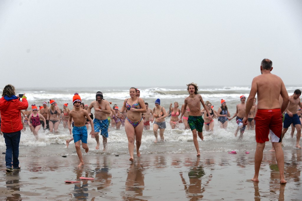 ../Images/Nieuwjaarsduik Nederzandt 2017 069.jpg